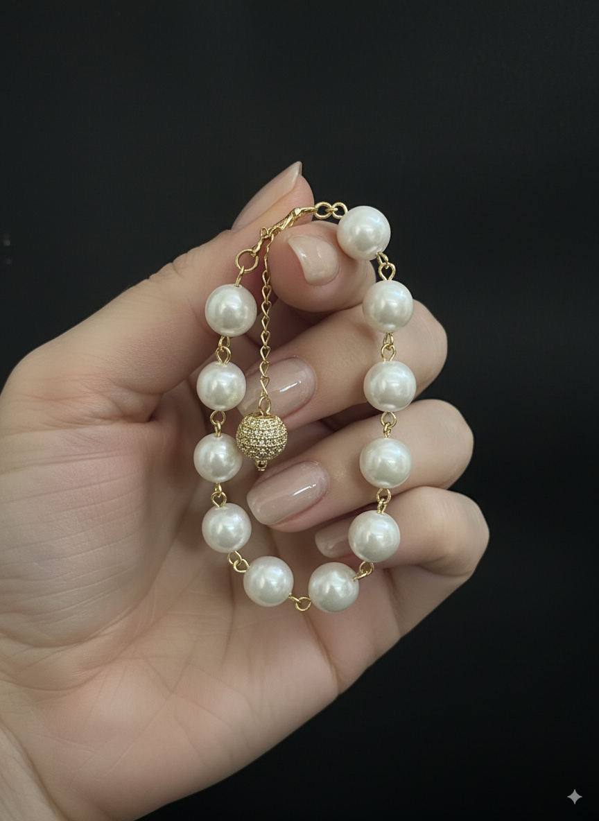 Elegant Pearl & Gold Adjustable Bracelet