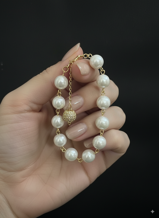 Elegant Pearl & Gold Adjustable Bracelet