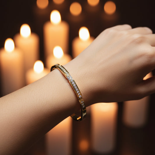 Dazzling Diamond & 18K Gold Plated Bangle Bracelet - Elegant & Adjustable