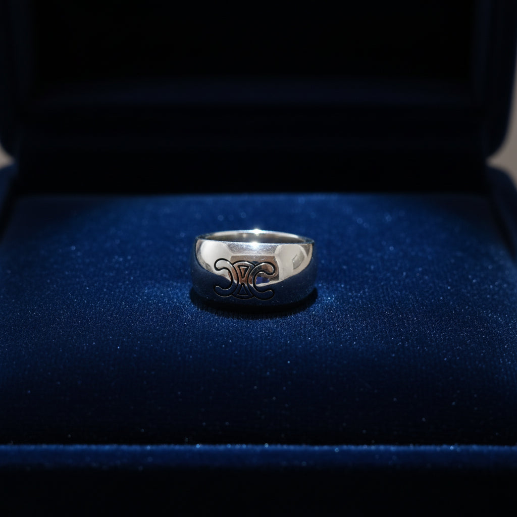 Elegant Silver Wall Hook with Intricate Design - Modern & Durable